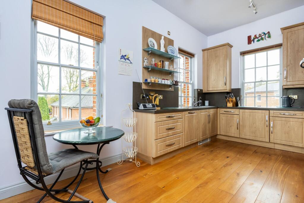 Alison Way, Winchester, SO22 - View 3