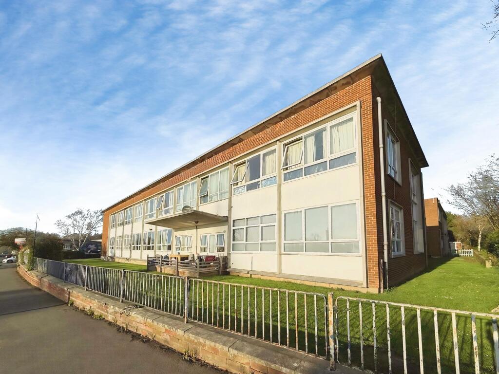 Main image of property: Flat 4, William House, St. Christopher Court, Evesham, Worcestershire WR11 4LL