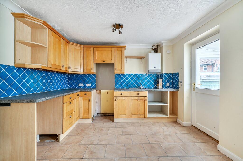 House in Chard, Wadeford - View 4
