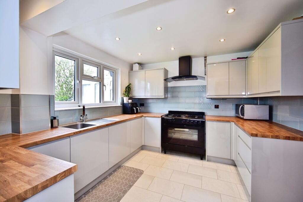 Main image of property: Essex Road, MAIDSTONE, Kent, ME15