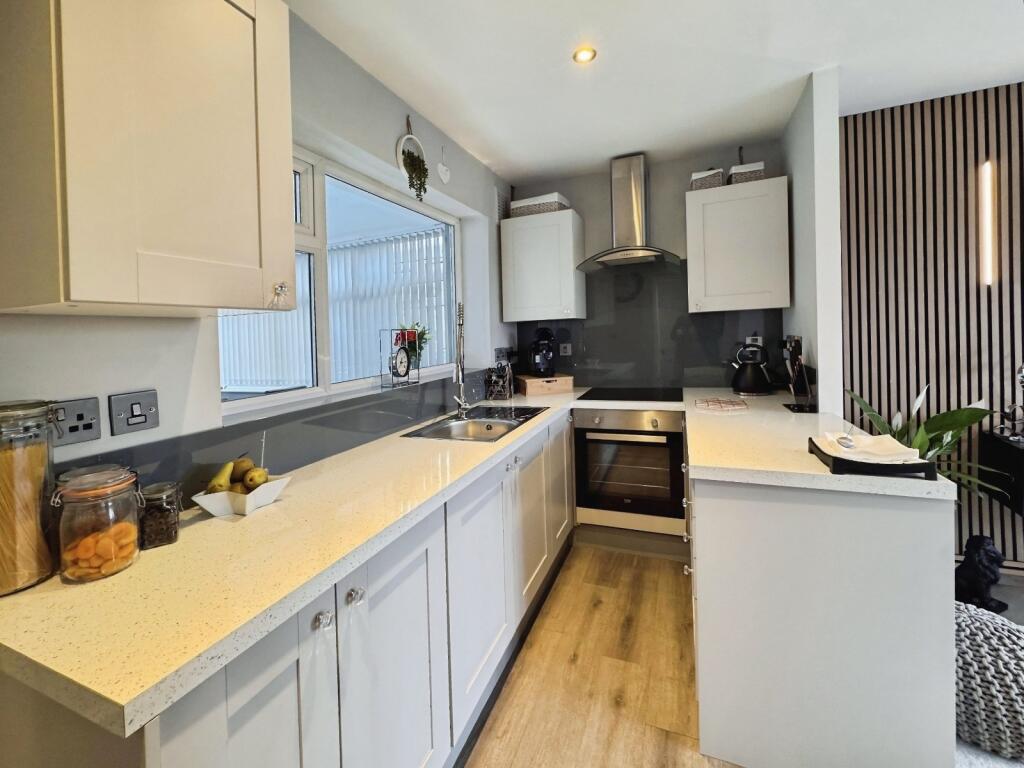 Goose Hill, Heckmondwike, WF16 photo 4