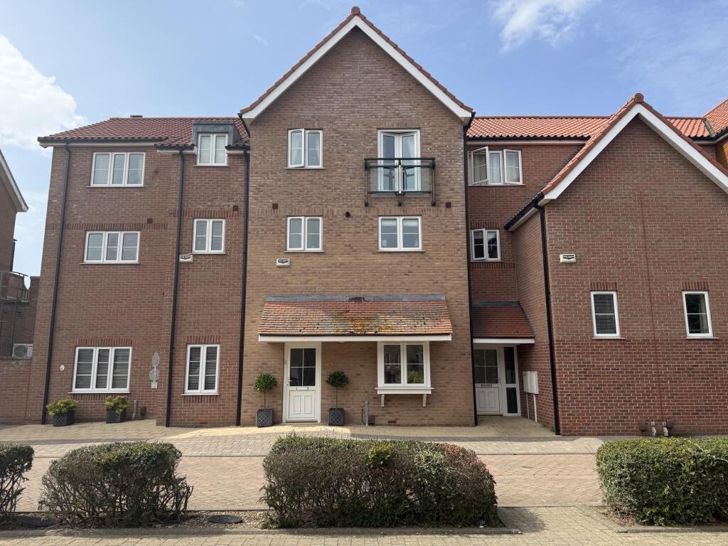 Main image of property: Marine Walk, Burton Waters, Lincoln, LN1