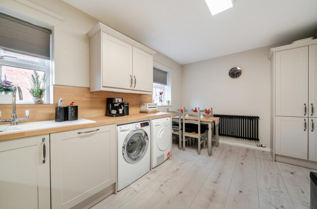 House in East Lindsey, Wragby - More