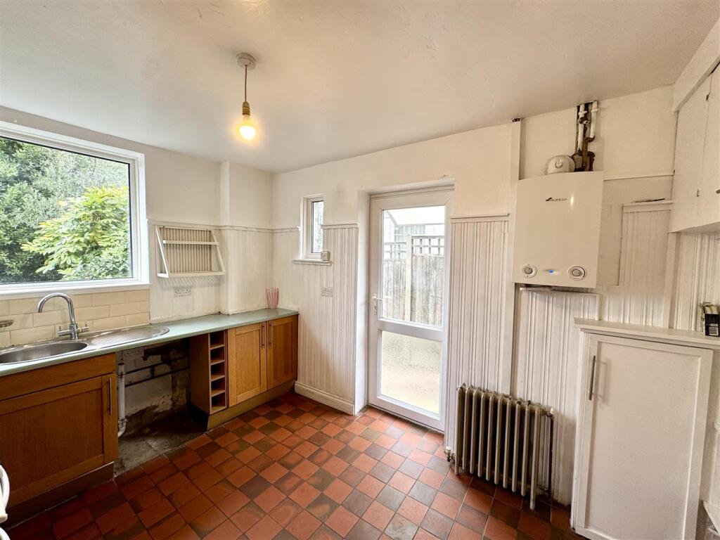 House in Newport - View 5