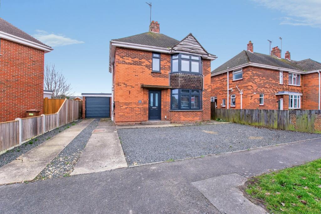 Main image of property: Kings Avenue, Boston