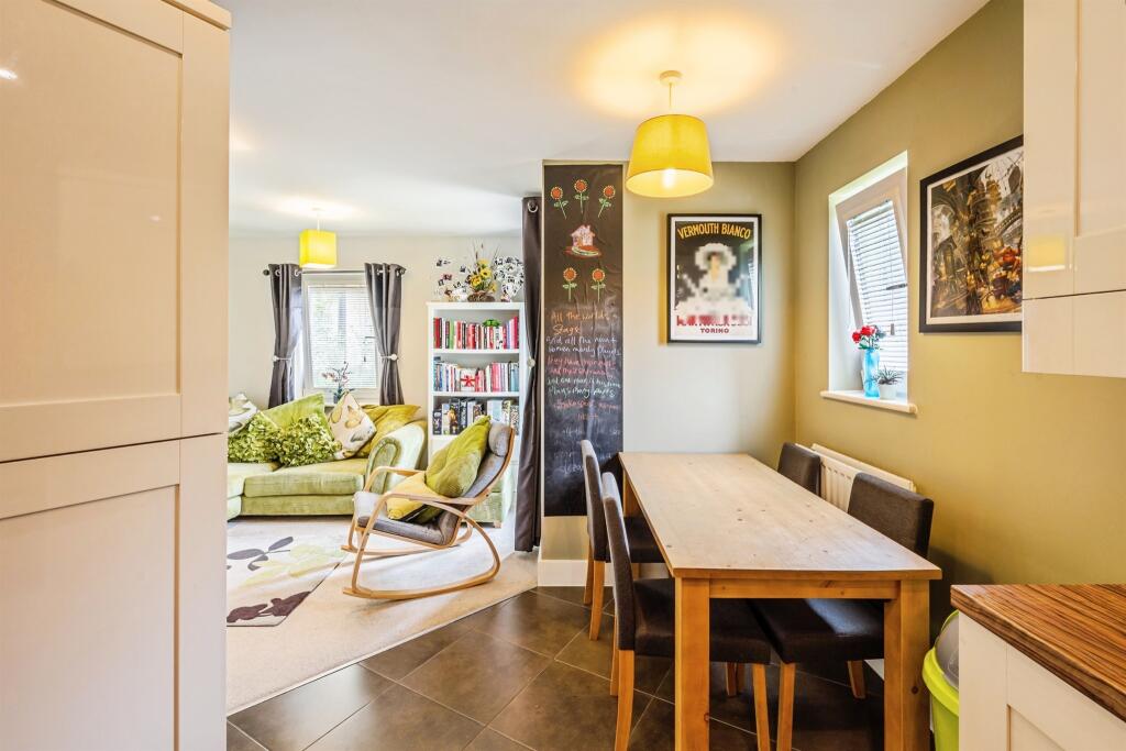 Sunflower Lane, Polegate photo 5