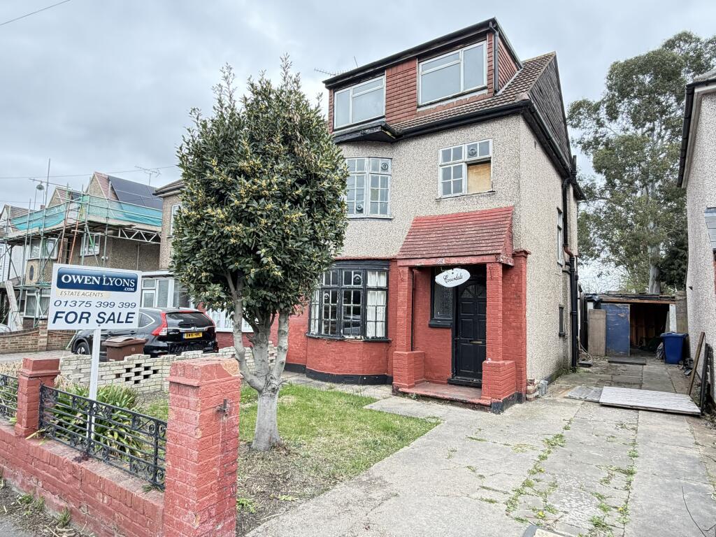 Main image of property: London Road, Aveley