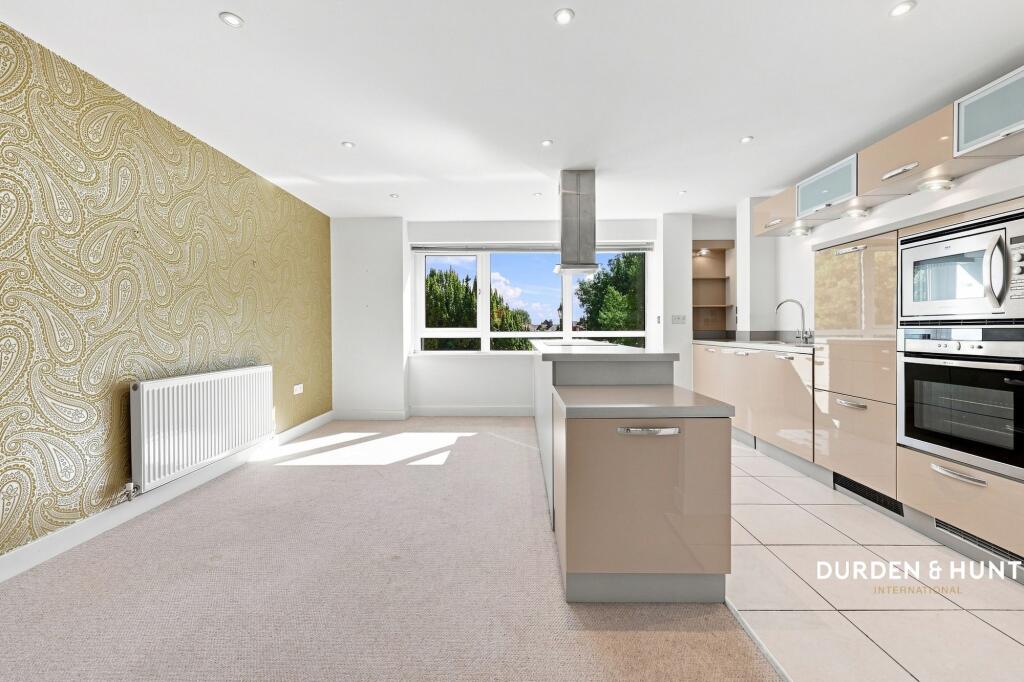 Apartment in Colchester, Essex - More