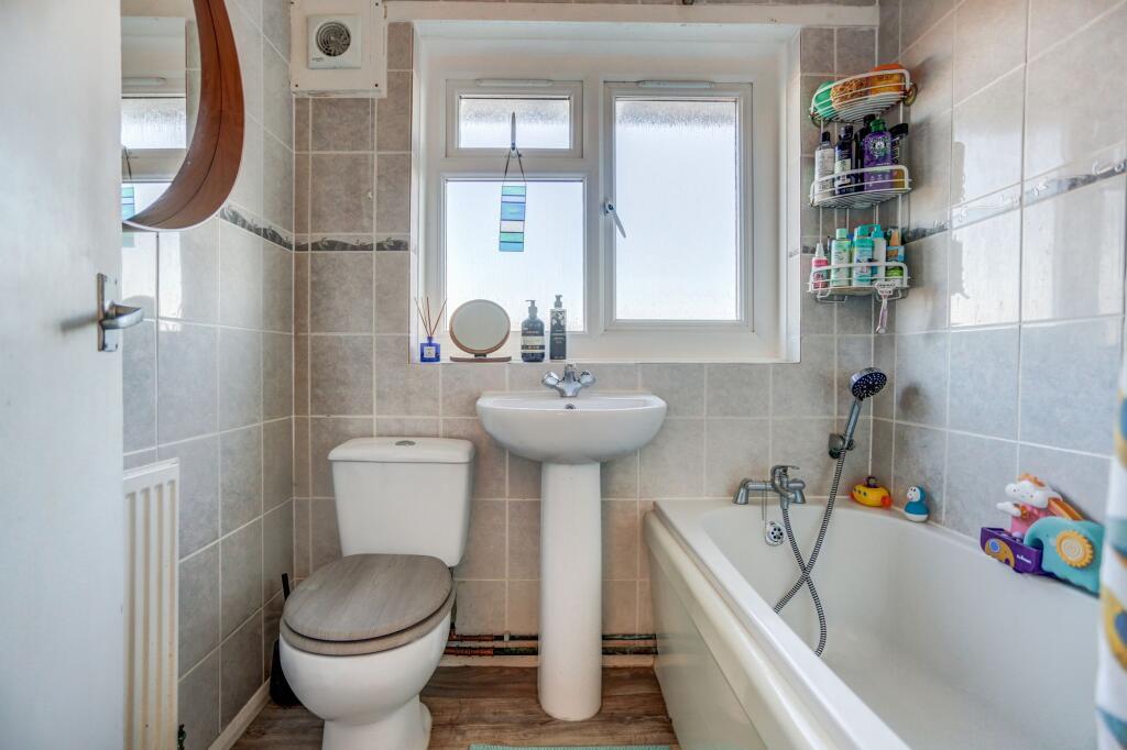 Drove Crescent, Portslade, BN41 photo 3