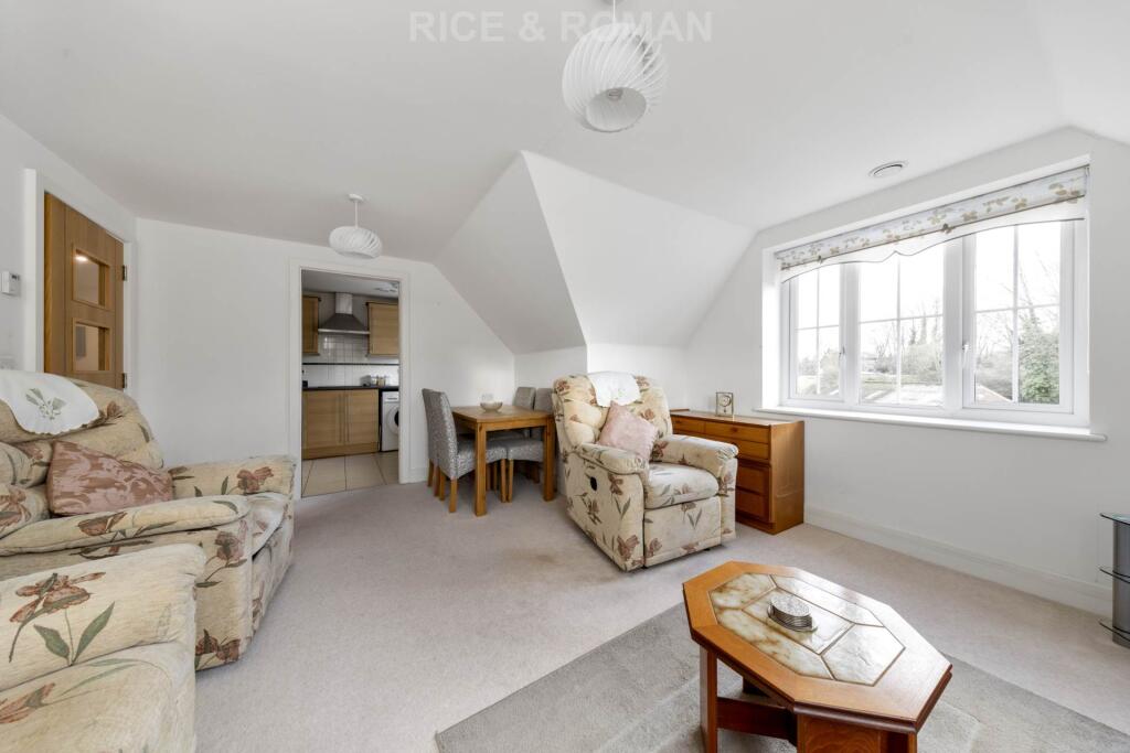Wellington Court, Epsom photo 4