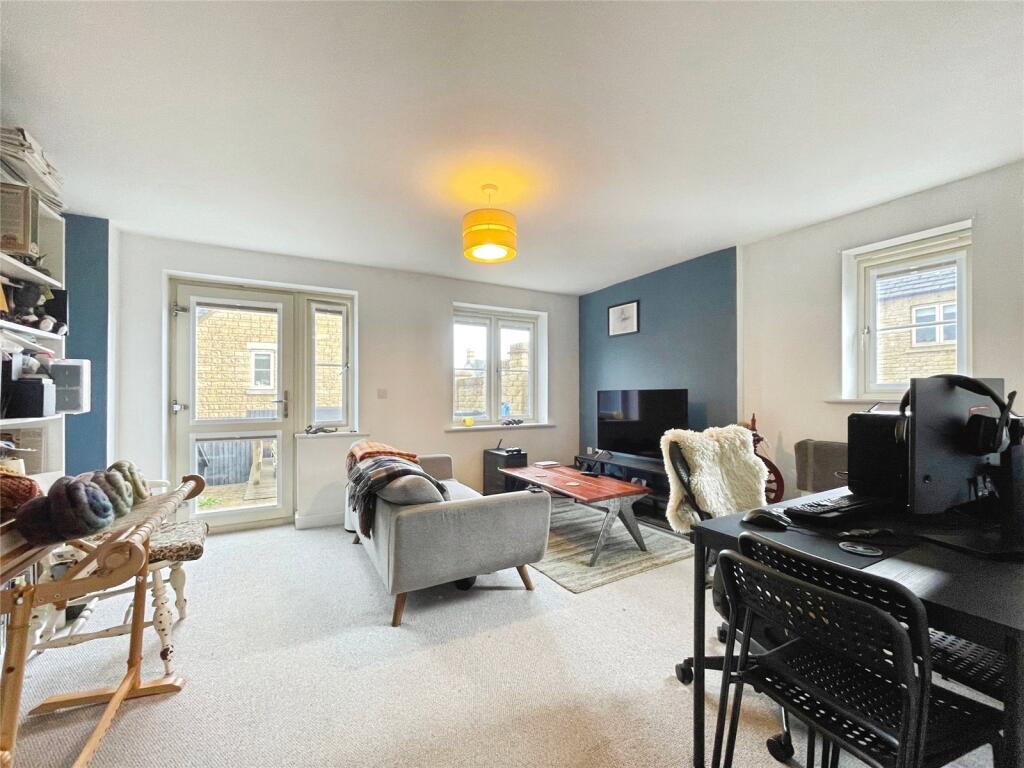 Spire View, Cirencester, GL7 photo 2
