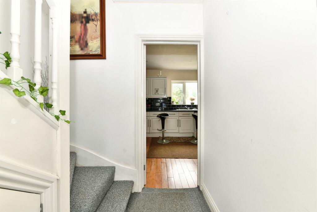 House in Swindon - View 4