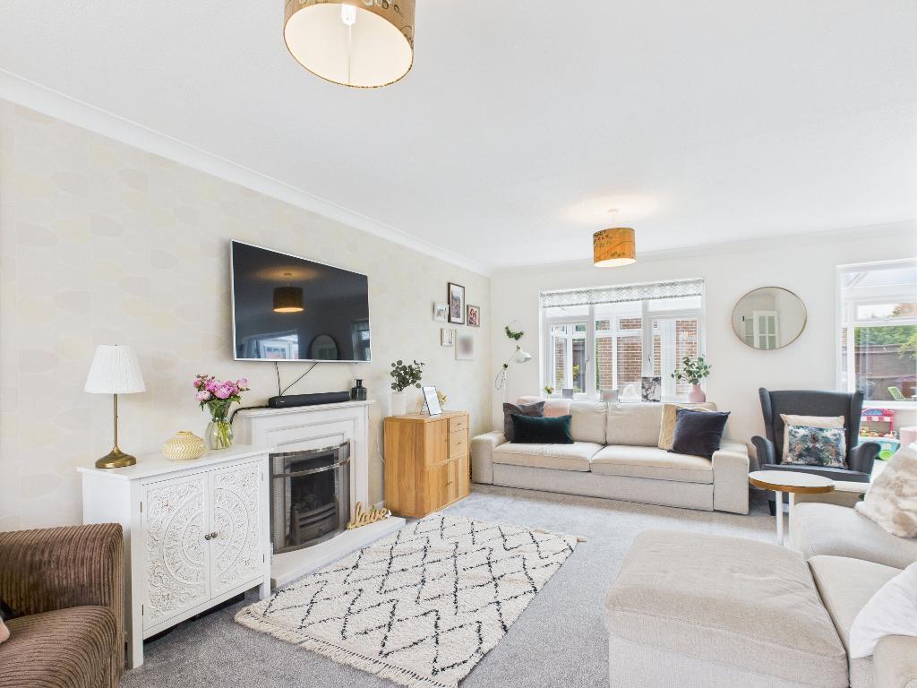 Willow Close, Steyning, BN44 3SP photo 2