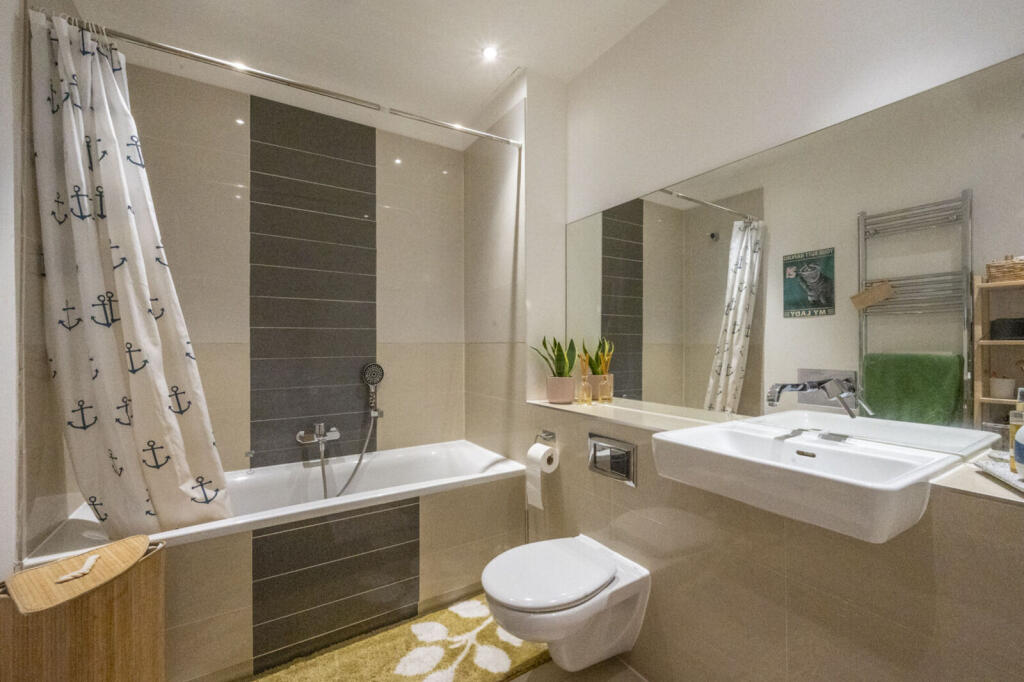 Apartment in London - View 5