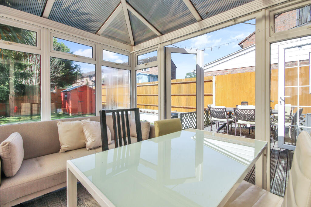 Warwick, Bracknell, RG12 - View 5