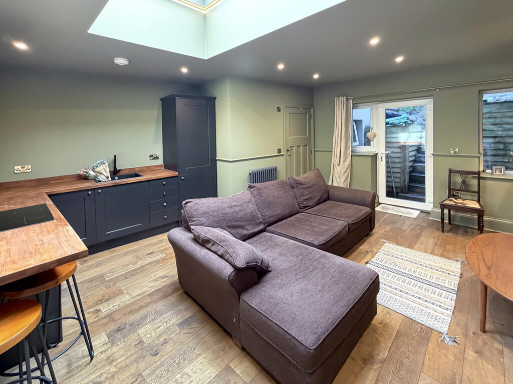 Apartment in Frome - View 5