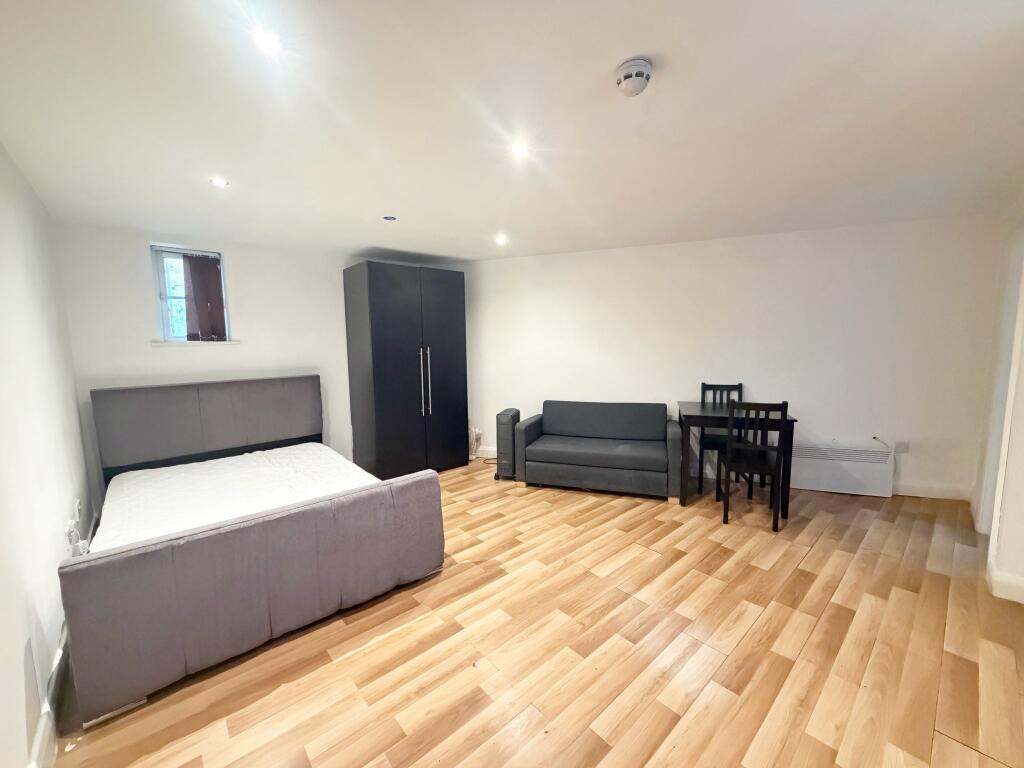 Main image of property: Black Horse, Mabgate, LS9