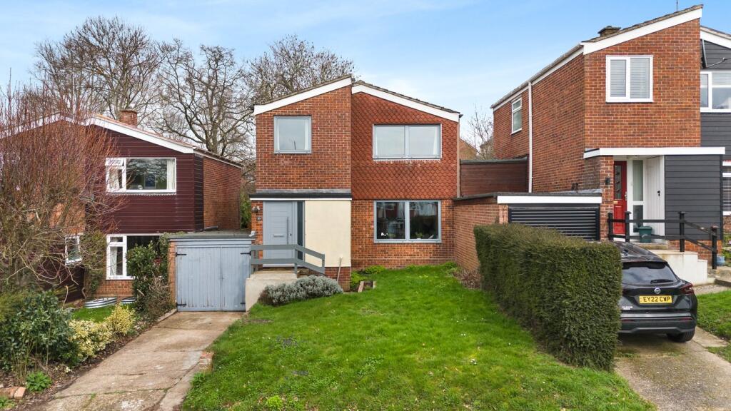 4-bed detached on Valley Road, Wivenhoe, Colchester, CO7, £450,000