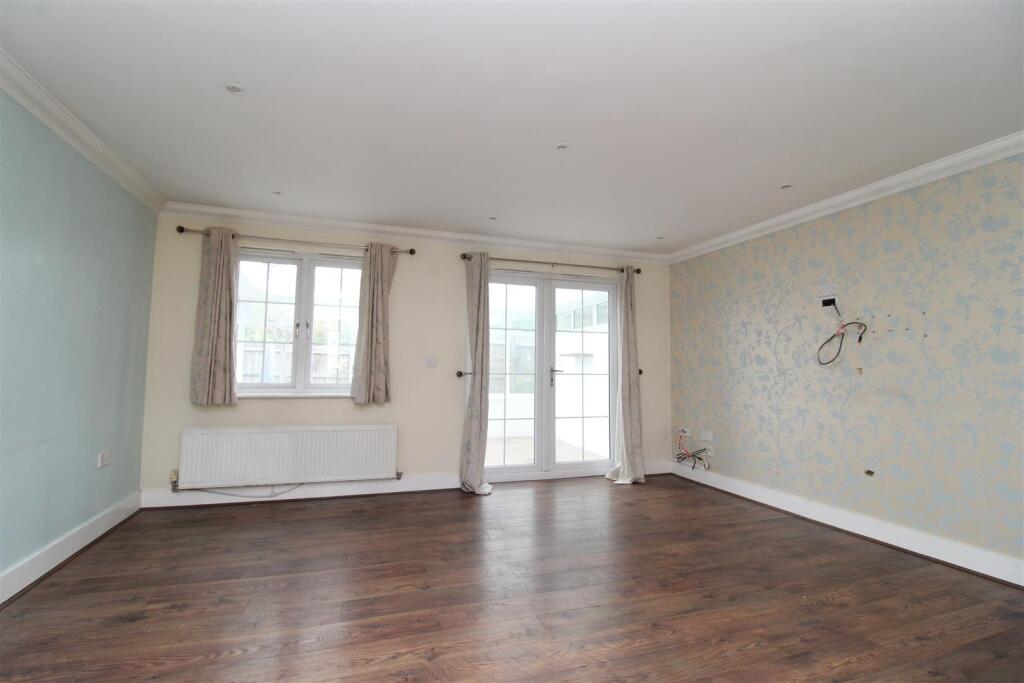 18, Barnes Way, Herne Bay photo 4