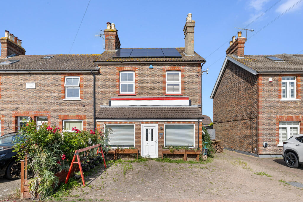 Main image of property: Ref: GK - Reigate Road, Hookwood, RH6 0AS