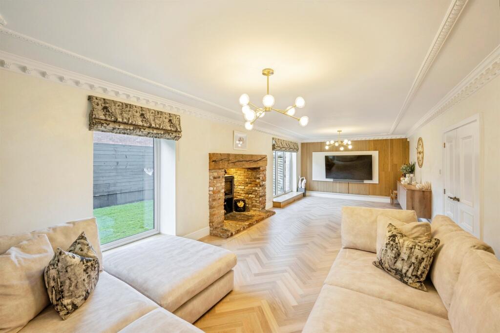 Piccadilly Road, Swinton, Mexborough photo 2
