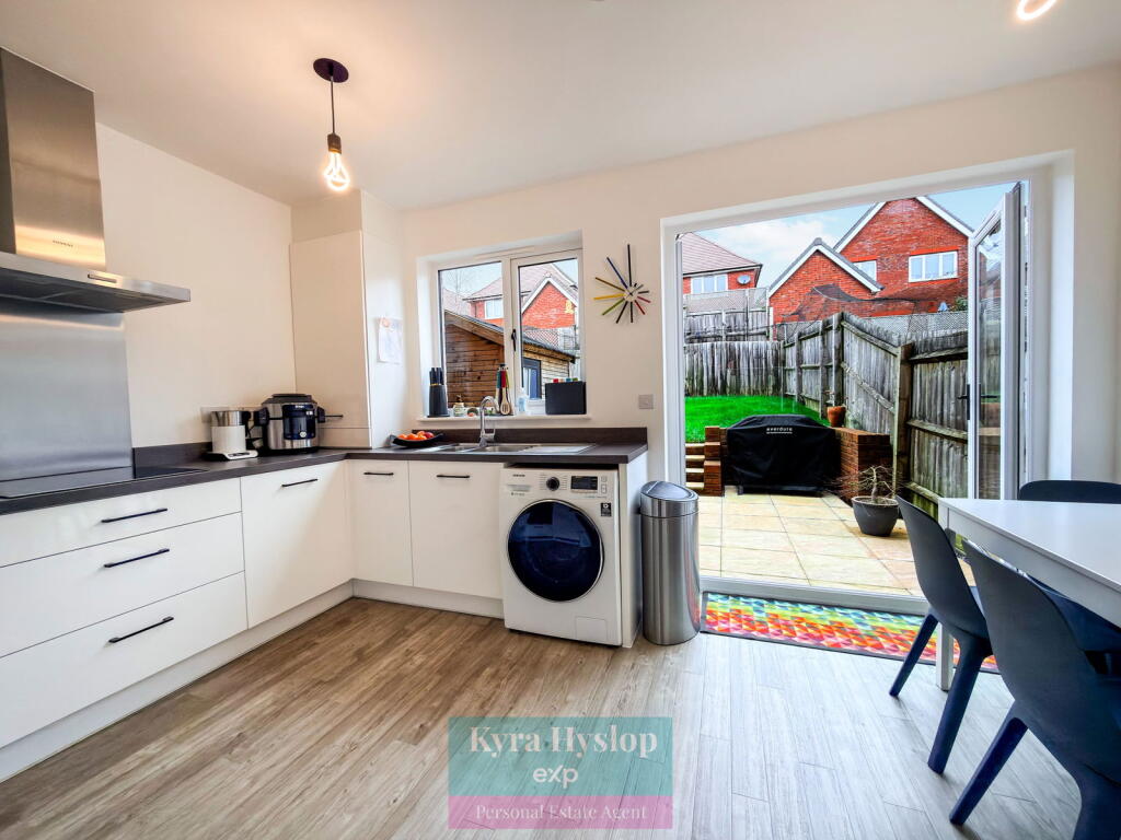 Vickery Close, Exeter, EX1 3GW photo 2