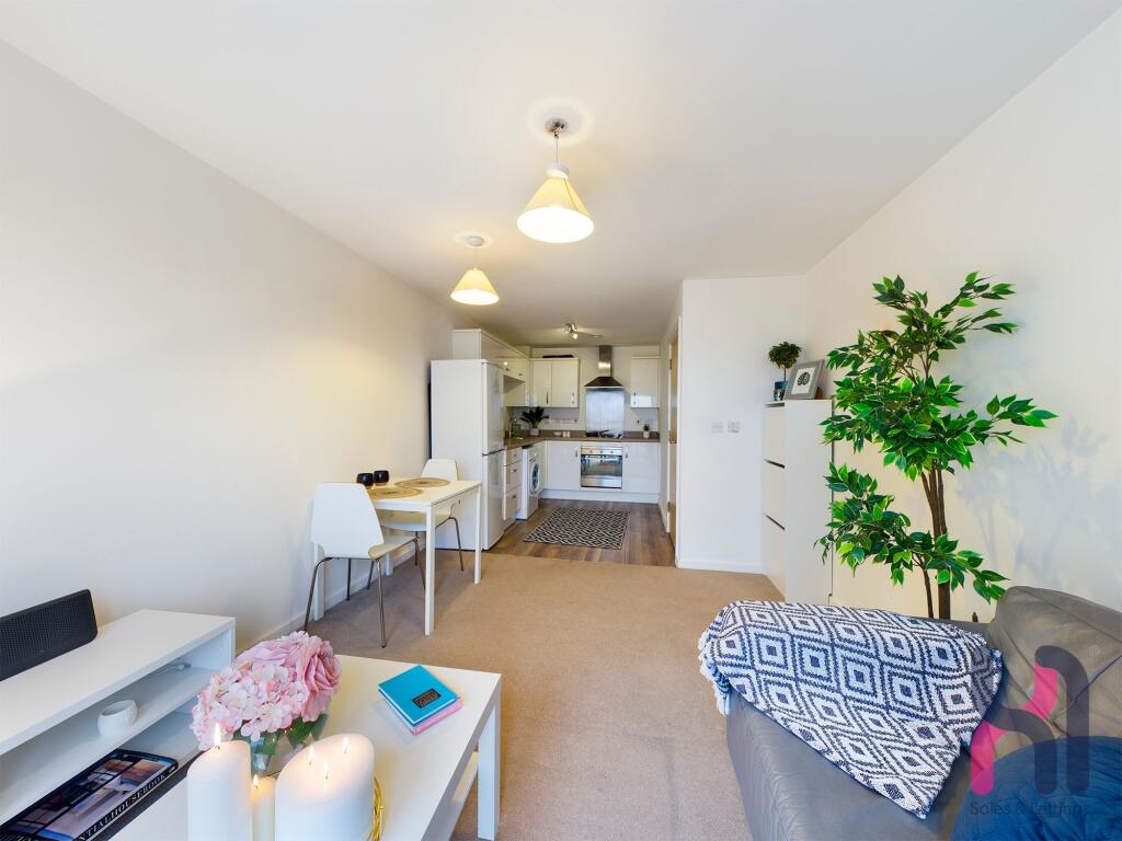 Apartment in Salford, Ordsall - View 3