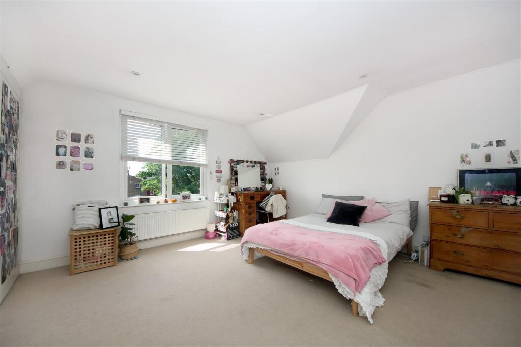 Apartment in London - View 3