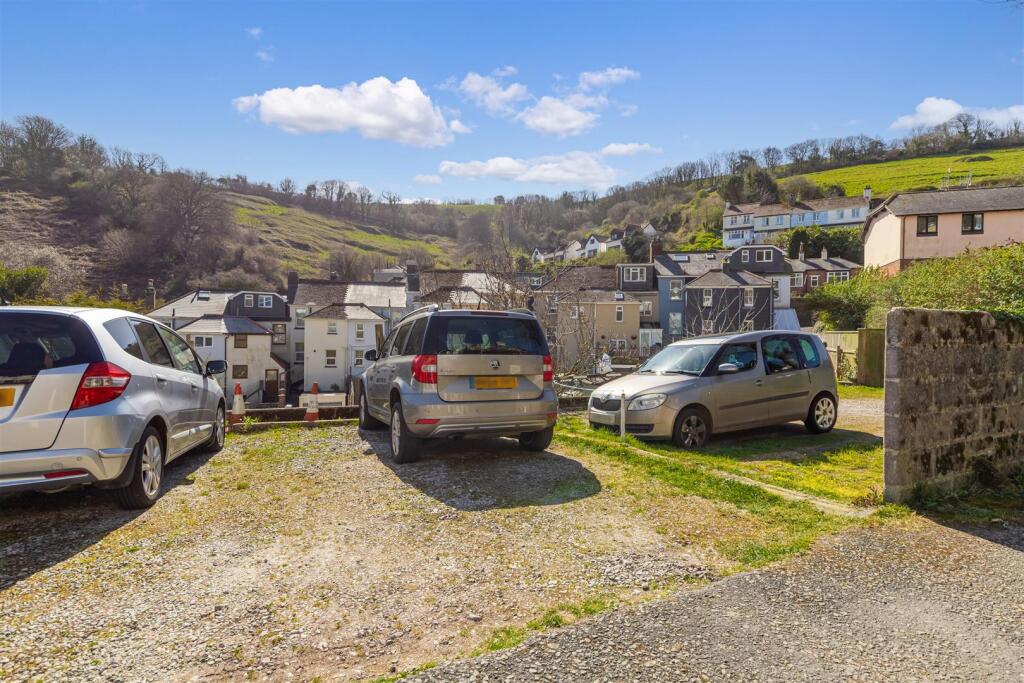 Victoria Road, Dartmouth photo 3