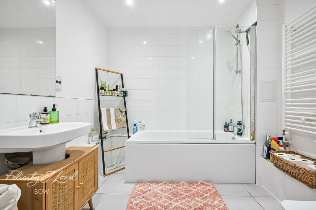 Apartment in London - More
