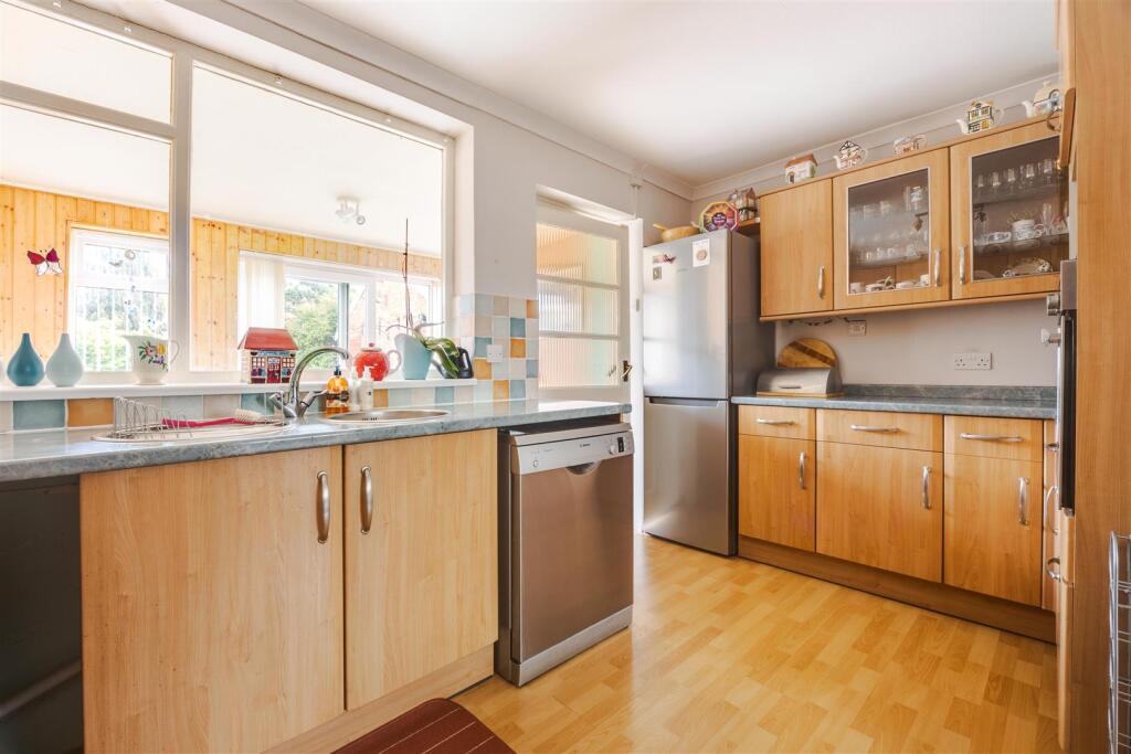 House in Scunthorpe, Yaddlethorpe, Bottesford - More