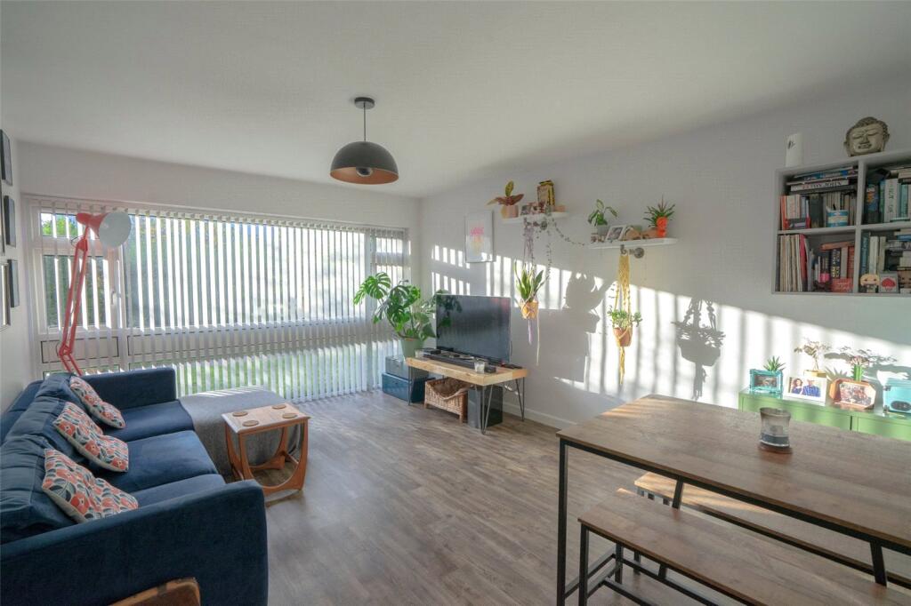 Main image of property: Avenue Road, Clarendon Park, Leicester, LE2