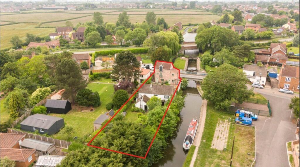 Main image of property: Station Road, Misterton, DN10