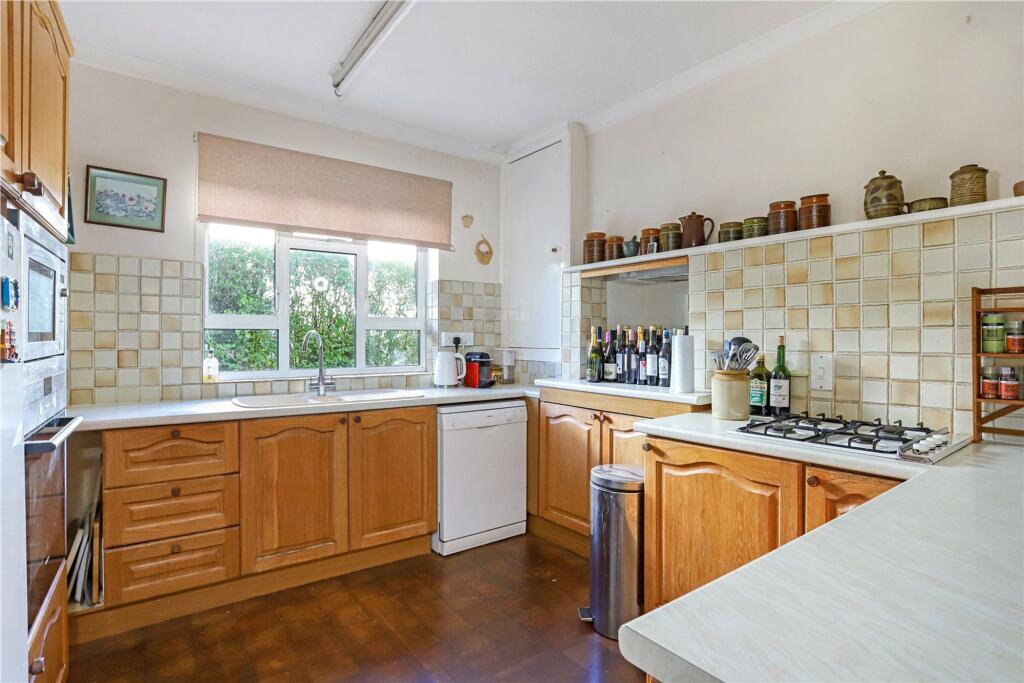 Waverley Lane, Farnham, GU9 photo 3