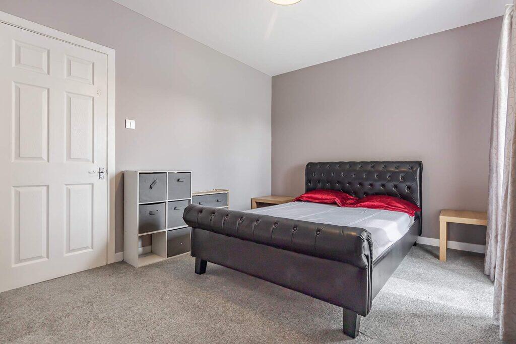 House in Longridge, West Lothian - More