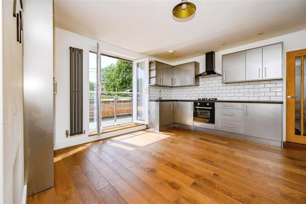 Main image of property: West Street, Dunstable, Bedfordshire, LU6
