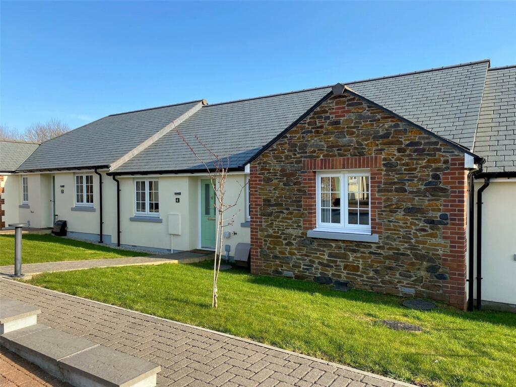 3-bed house on Apple Tree Court, Dobwalls, Liskeard, Cornwall, PL14, £300,000