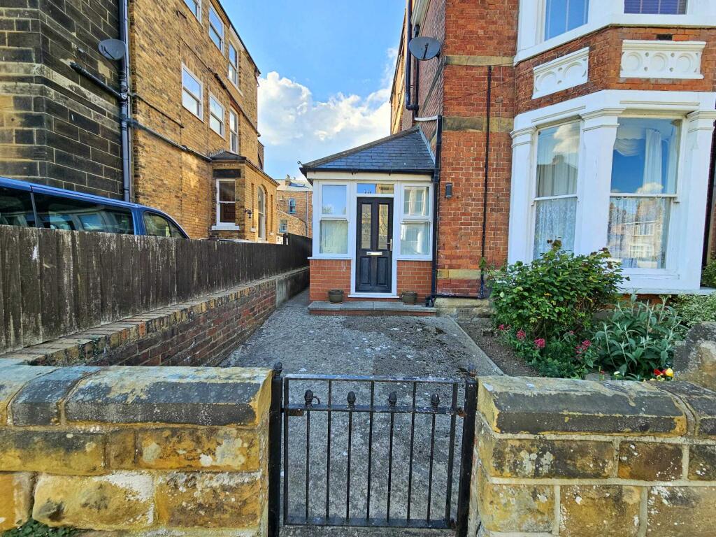 2-bed flat on Esplanade Road, Scarborough, North Yorkshire, £145,000