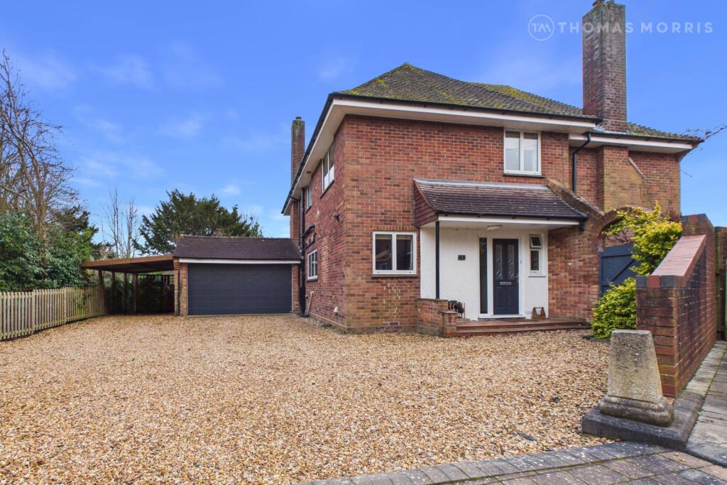 4-bed detached on Walden Grove, Huntingdon, Cambridgeshire, PE29, £650,000