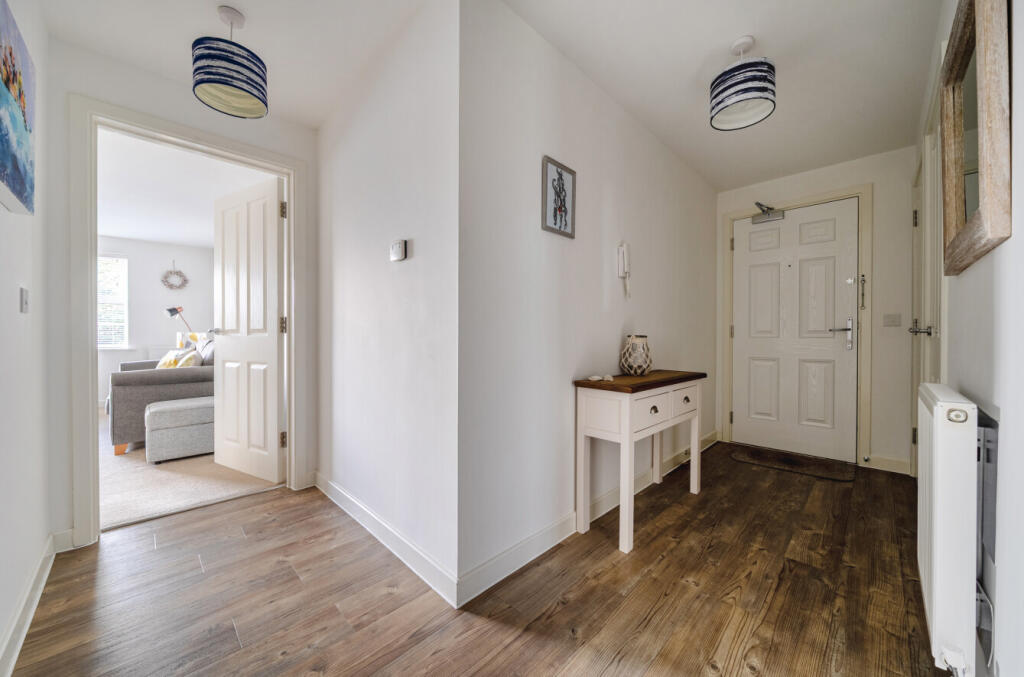 Montefiore Drive, Sarisbury Green, Southampton, Hampshire, SO31 photo 2