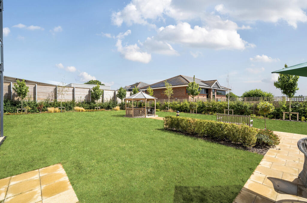 Station Road, Hook, Hampshire, RG27 - More