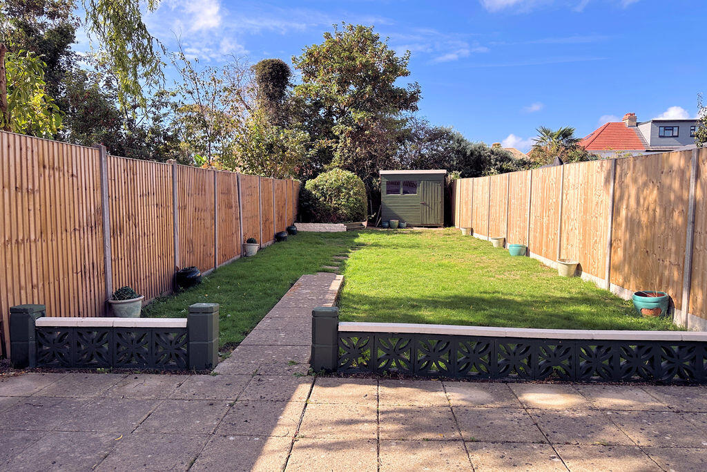 Merton Avenue, Portchester photo 4