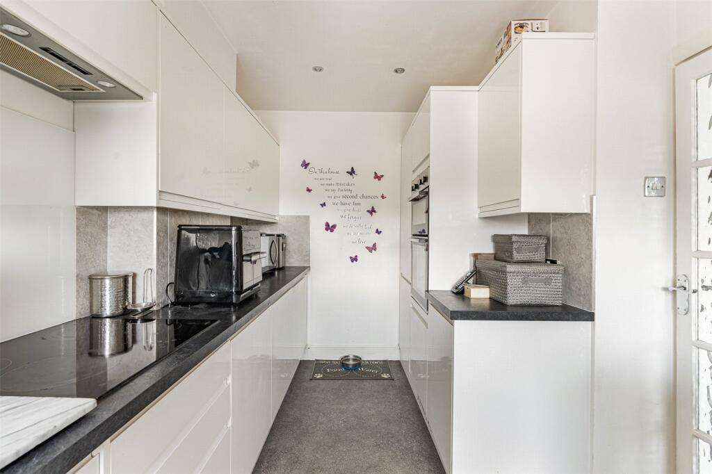 House in Watford, Garston - View 5