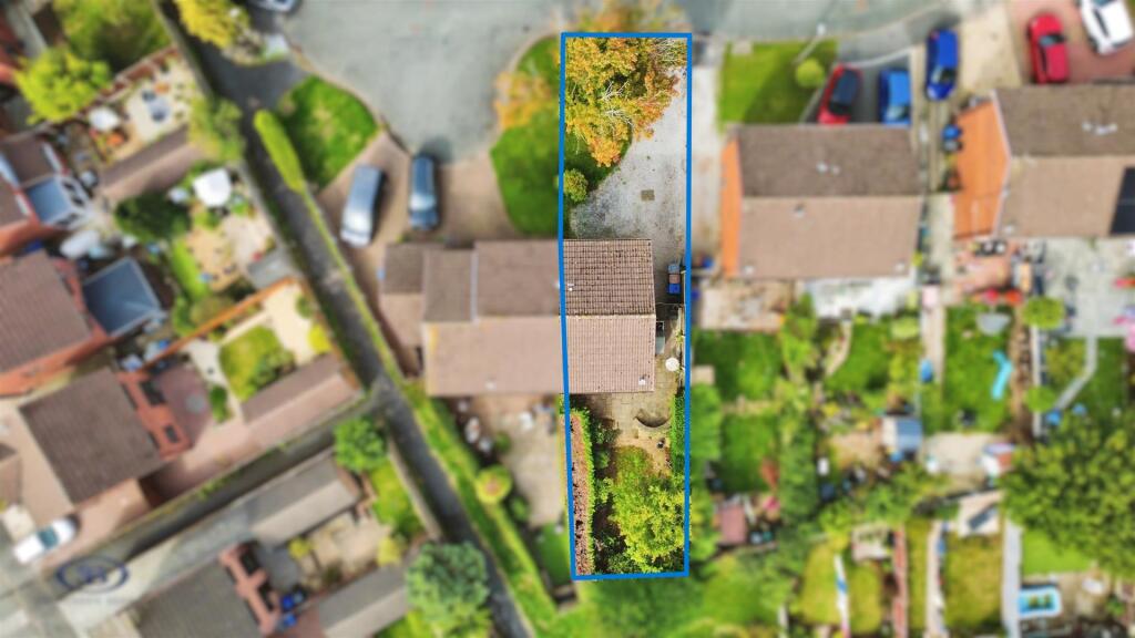 House in Stoke-on-Trent - View 5