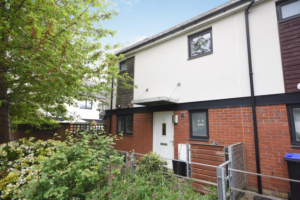 Main image of property: Oak Tree Gardens, Braintree