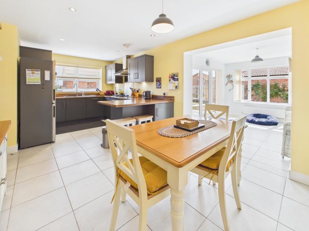 House in Lincoln - View 4
