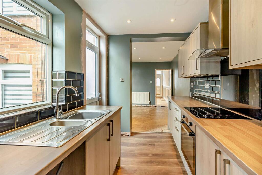House in Doncaster, Hexthorpe - View 4