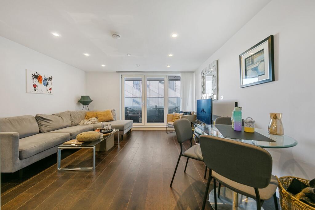 Apartment in London - View 5
