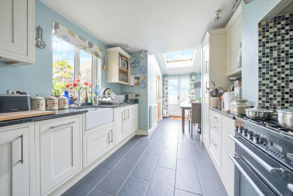 House in Waverley, Farnham - View 3