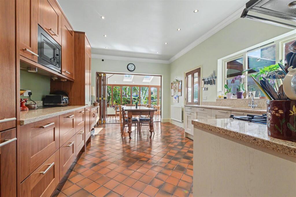 House in Nottingham - View 5